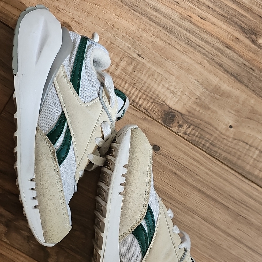 Reebok Kids Sneakers in White and Green